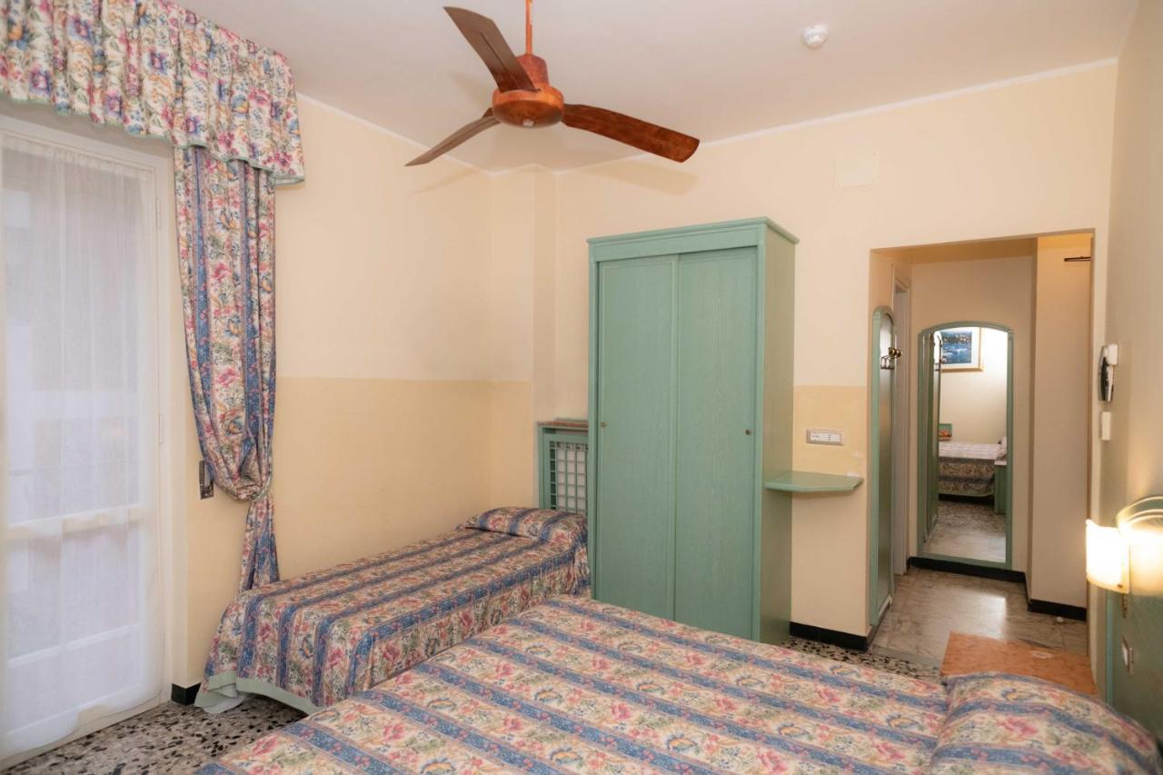 Hotel Magnolia Альбенга Екстер'єр фото