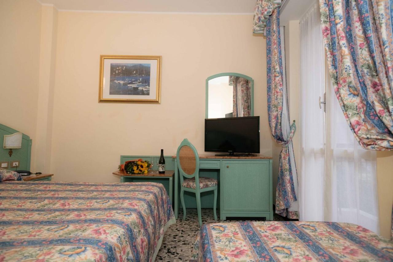 Hotel Magnolia Альбенга Екстер'єр фото