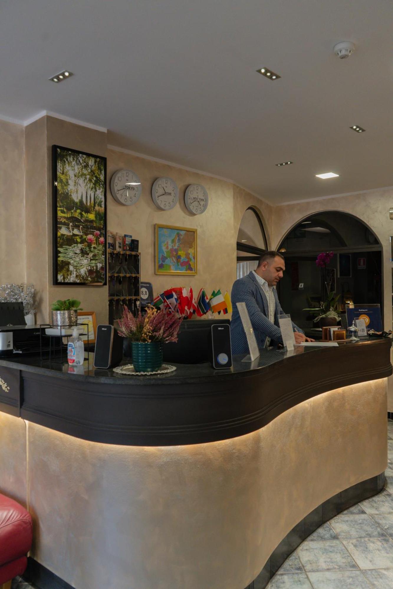 Hotel Magnolia Альбенга Екстер'єр фото